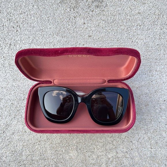 ❌SOLD❌Gucci Sunglasses - Picture 3 of 13